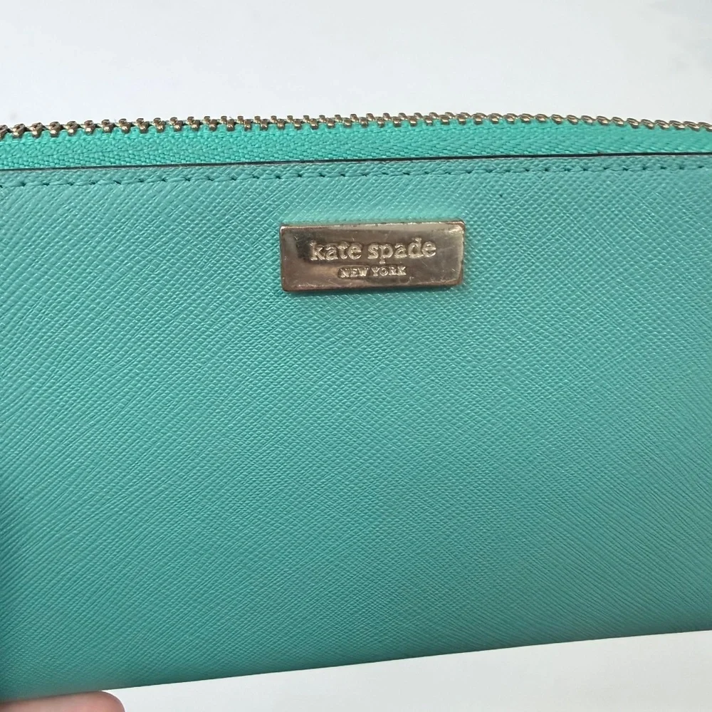 KATE SPADE Green Saffiano Leather 4.5x8
